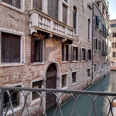 Canal View Suite In Rialto By Wonderful Italy البندقية المظهر الخارجي الصورة
