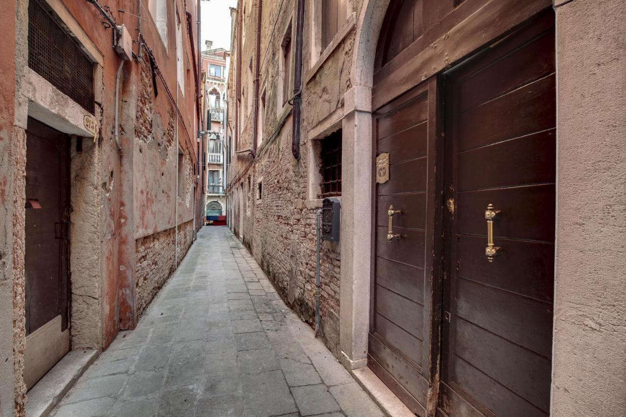 Canal View Suite In Rialto By Wonderful Italy البندقية المظهر الخارجي الصورة